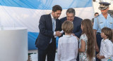 Ramón Puerta en la ceremonia de Promesa a la Bandera en la Fragata Libertad en España