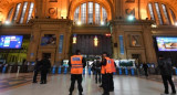 Policía en la terminal de trenes de Constitucion