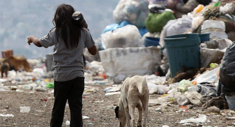 Pobreza, indigencia, economía en crisis