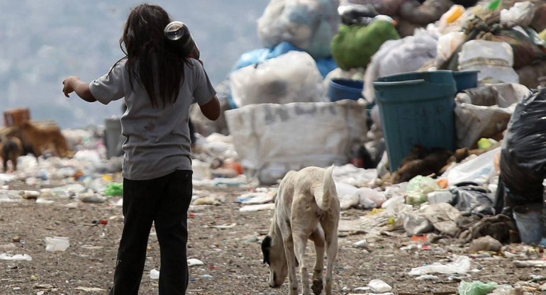 Pobreza, indigencia, economía en crisis