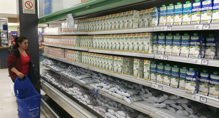 Consumo leche, aumento de precios, economía argentina, Agencia NA