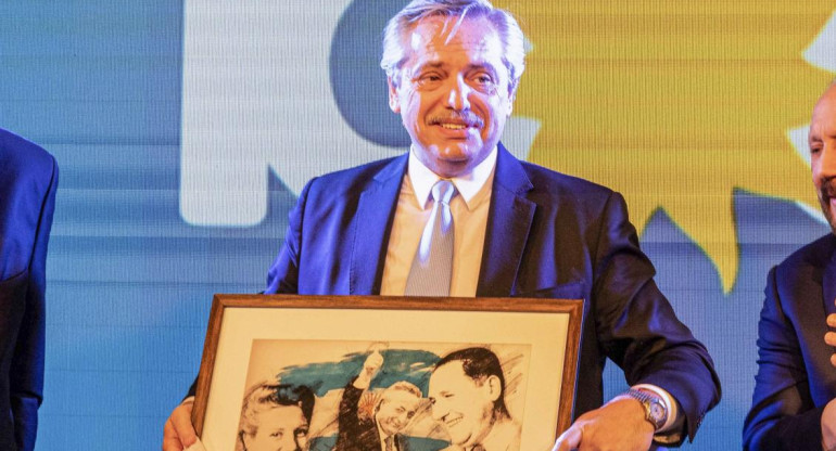 Alberto Fernández en la sede del PJ durante el homenaje a Juan Domingo Perón, NA