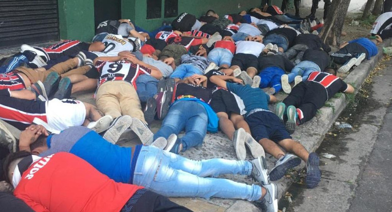 Barras de Chacarita detenidos en la previa al duelo con Tigre
