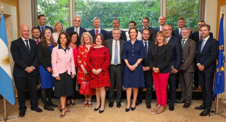 Alberto Fernández con embajadores de la Unión Europea