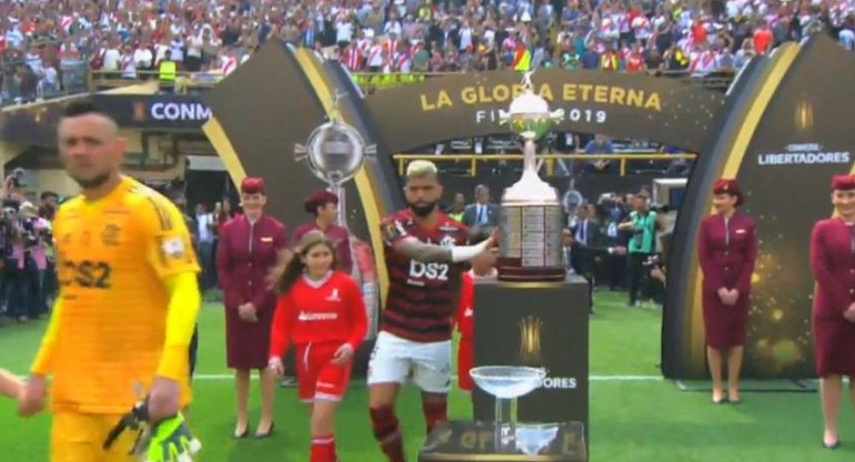 Toque de la Copa Libertadores de Gabigol en la final entre River y Flamengo