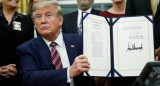 Donald Trump, firmando proyecto de ley, maltrato animal