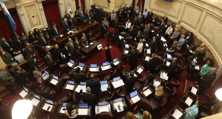 Jura de los 24 senadores nacionales electos el 27 de octubre