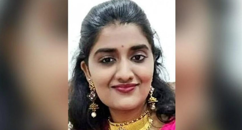 Priyanka Reddy, mujer violada en manada y asesinada en India