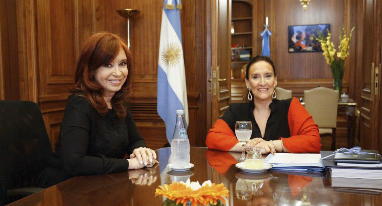 Gabriela Michetti recibía esta tarde a su sucesora electa, Cristina Kirchner, para conversar sobre la transición en el Senado, NA