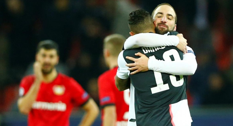 Festejo de Higuain en la Juventus tras triunfo ante Bayer Leverkusen por Champions League, REUTERS