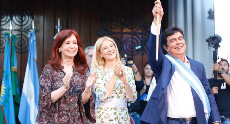 Asunción de Fernando Espinoza con Cristina Kirchner y Verónica Magario