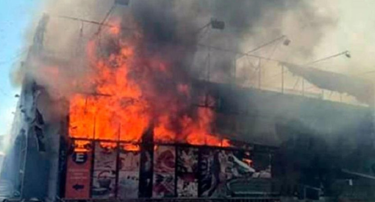 Incendio en supermercado de Lomas de Zamora, foto: Inforegión