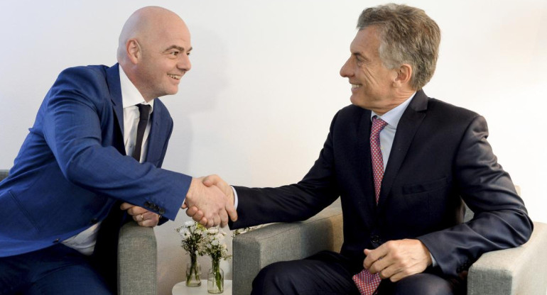 Mauricio Macri junto al titular de la FIFA, Gianni Infantino, NA