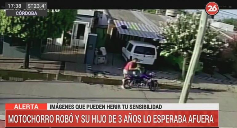 Motochorro fue a robar con su hijo de tres años en Córdoba, CANAL 26