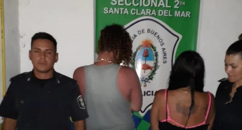Santa Clara del Mar, pareja quedó detenida tras enterrar en la arena a su hija de 2 años para tener sexo en el mar