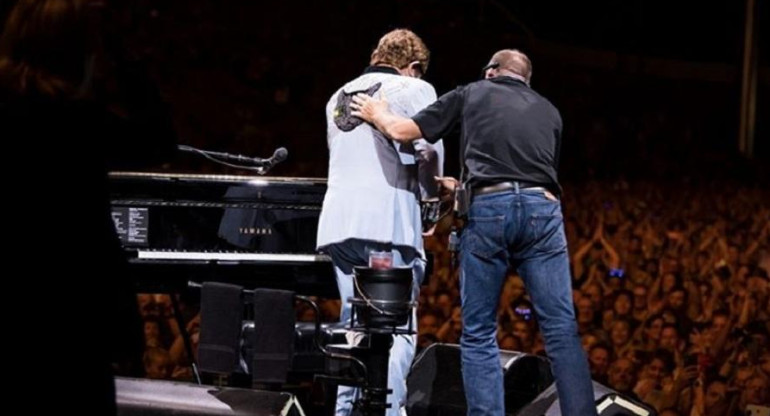 Elton John se quedó sin voz en pleno show, Nueva Zelanda, Instagram
