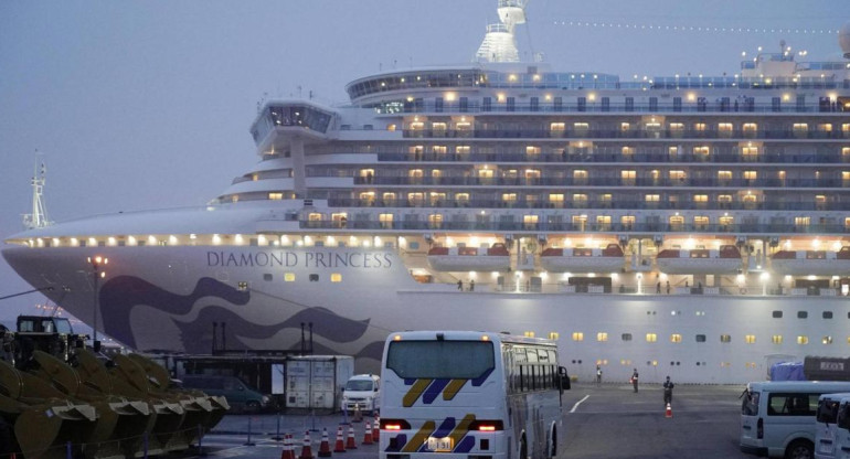 El crucero Diamond Princess atracado en Yokohama