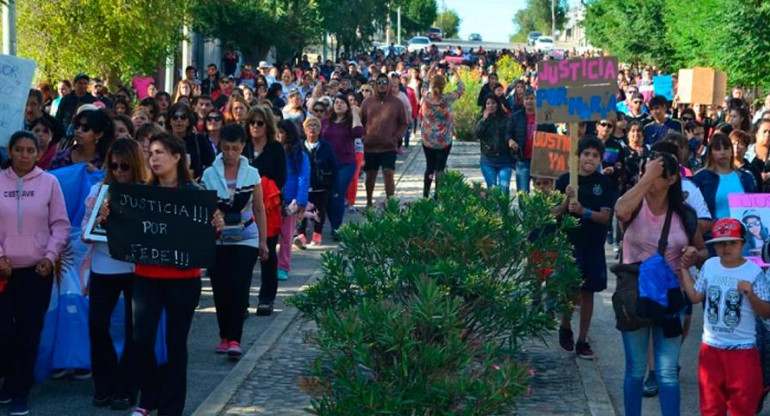 Horror en Puerto Deseado, marcha por Justicia, Foto La Opinión Austral
