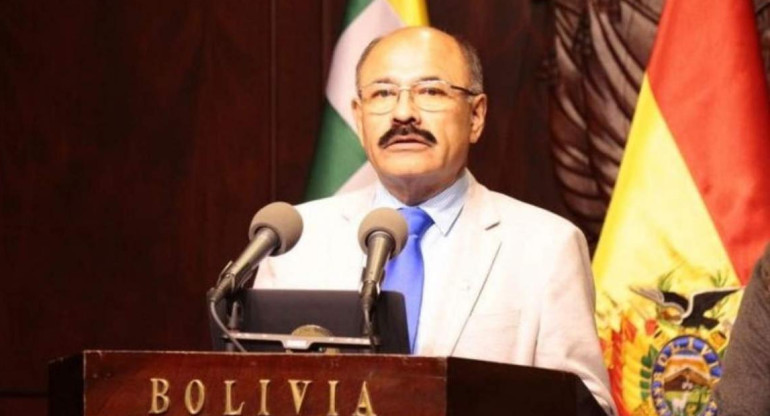 Aníbal Cruz, ministro de Salud de Bolivia