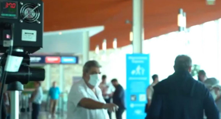 Coronavirus, Gobierno nacional, cámaras térmicas en el aeropuerto de Ezeiza, Wado de Pedro	