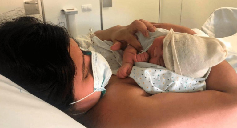 Mujer con coronavirus dio a luz a beba sin COVID-19