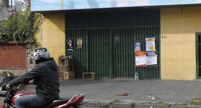 Supermercado chino cerrado en cuarentena por coronavirus