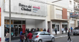 Colas en los bancos, cuarentena, cobra de jubilaciones