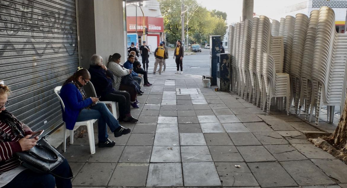 Colas de bancos, jubilados