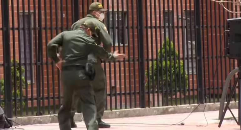 Coronavirus, Colombia, policías bailando zumba, EuroNews