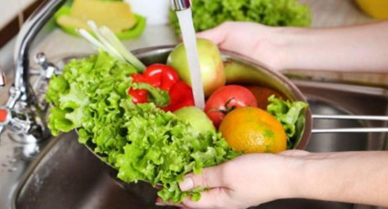 Lavar frutas y verduras