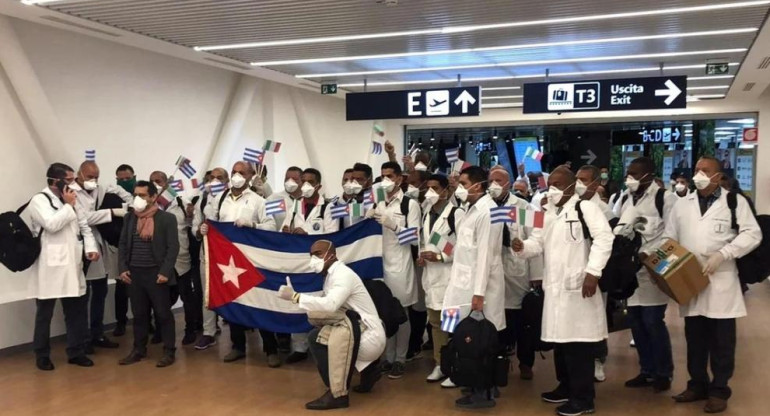 llegada de médicos cubanos a la Argentina