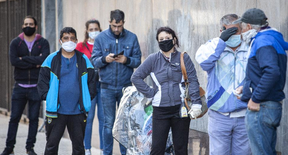 Coronavirus, Argentina, gente en la calle, NA