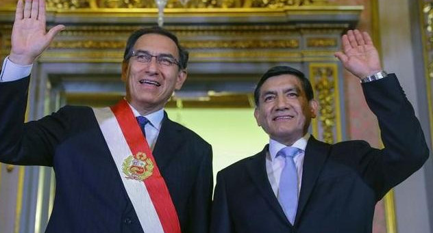 Presidente peruano Martín Vizcarra y el ahora exministro de Interior, Carlos Morán