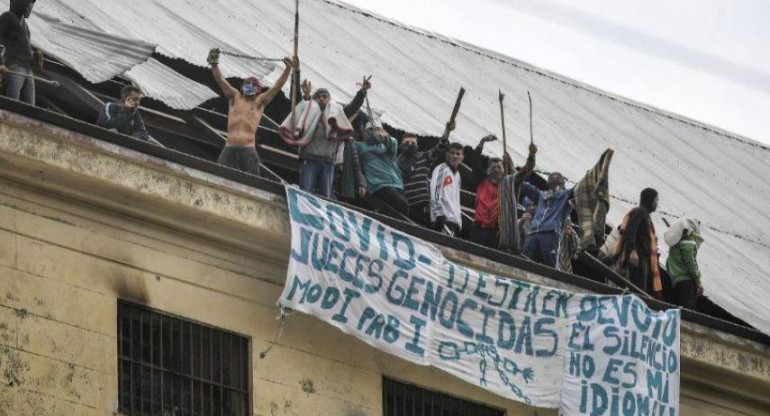 Presos, motín en Devoto