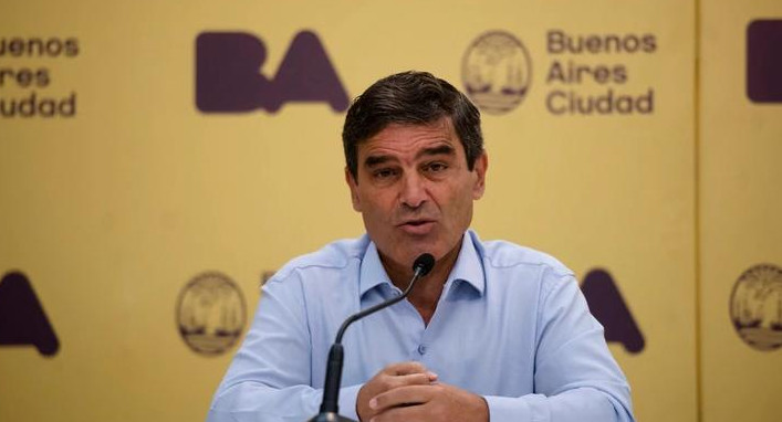Fernán Quirós, ministro de Salud de la Ciudad