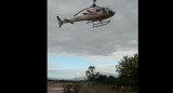 Helicoptero policial apedreado por jovenes que violaron la cuarentena en Jujuy