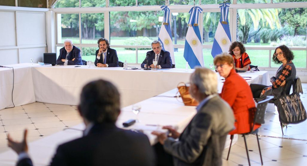 Alberto Fernández junto al Comité de Expertos por coronavirus