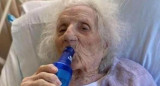 Mujer de 103 años que venció al coronavirus y lo festejó con una cerveza