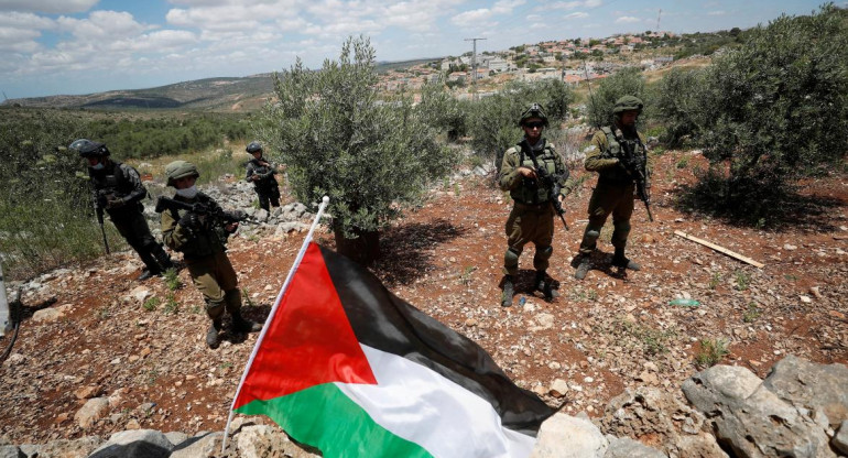 Protesta con banderas de Palestina por crimen por error por parte de policía de Israel