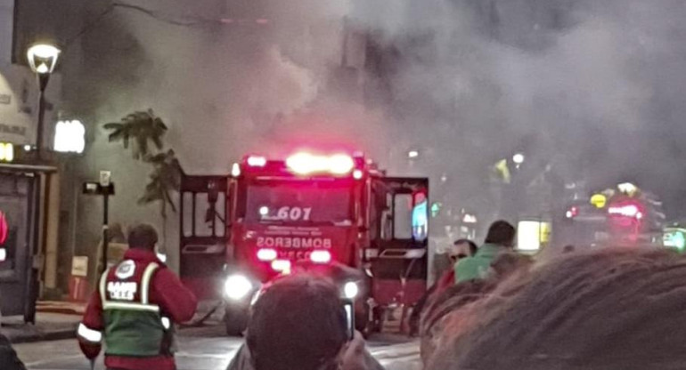 Explosión e incendio en un comercio de Villa Crespo, AGENCIA NA