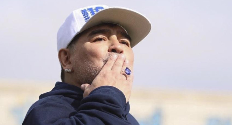 Diego Maradona en Gimnasia, AGENCIA NA