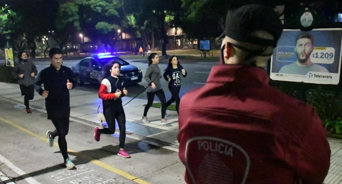 Runners en la Ciudad durante la cuarentena, AGENCIA NA