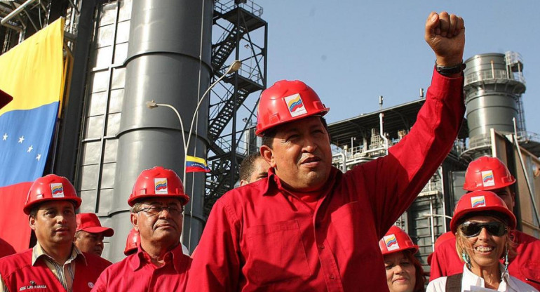 Hugo Chávez, PDVSA, petróleo
