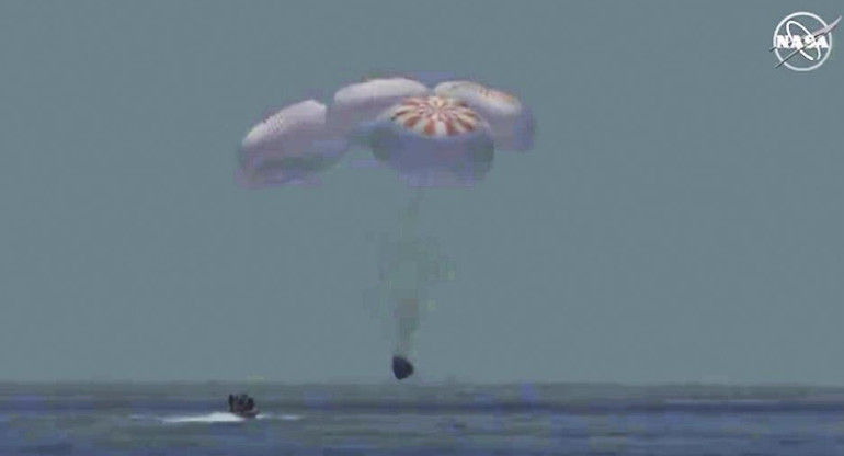 Llegada del SpaceX al mar, Foto NASA, Reuters