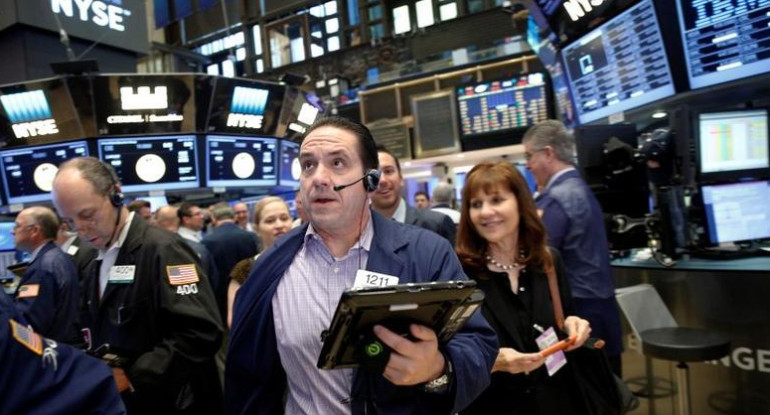 Wall Street, acciones y riesgo país, REUTERS