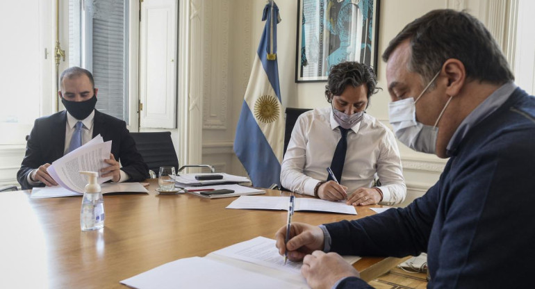Cafiero y Guzmán firmaron convenio para destinar activos del Estado al Desarrollo Productivo, NA