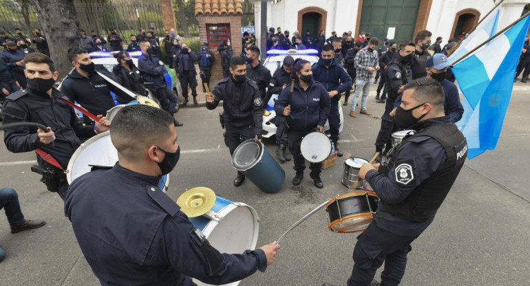 Protesta de la Policía Bonaerense en la Quinta de Olivos, NA