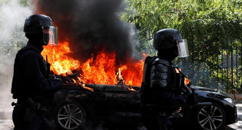 Francia, detenidos y serios incidentes en protesta de chalecos amarillos en París, REUTERS