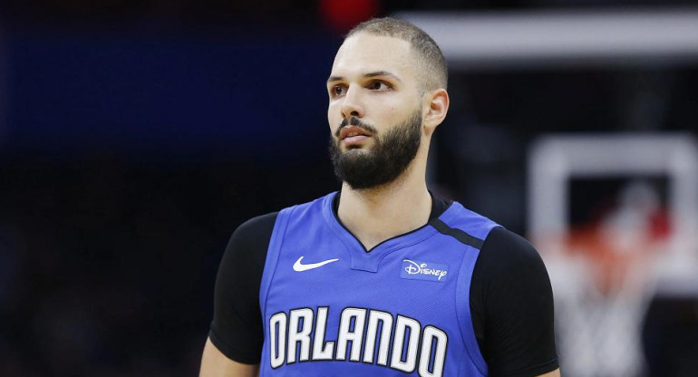 Evan Fournier, NBA, básquet, Foto Hoops Habit