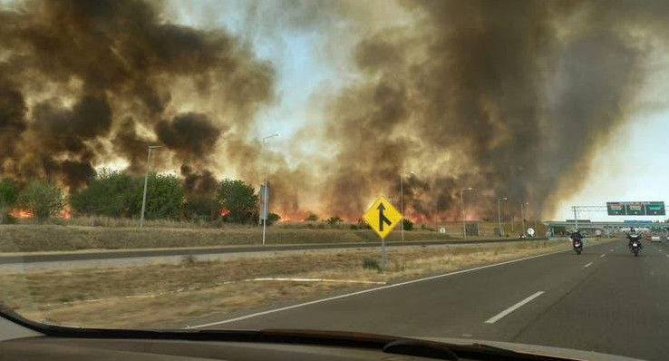 Incendios en Córdoba: las llamas llegan cerca de la autopista